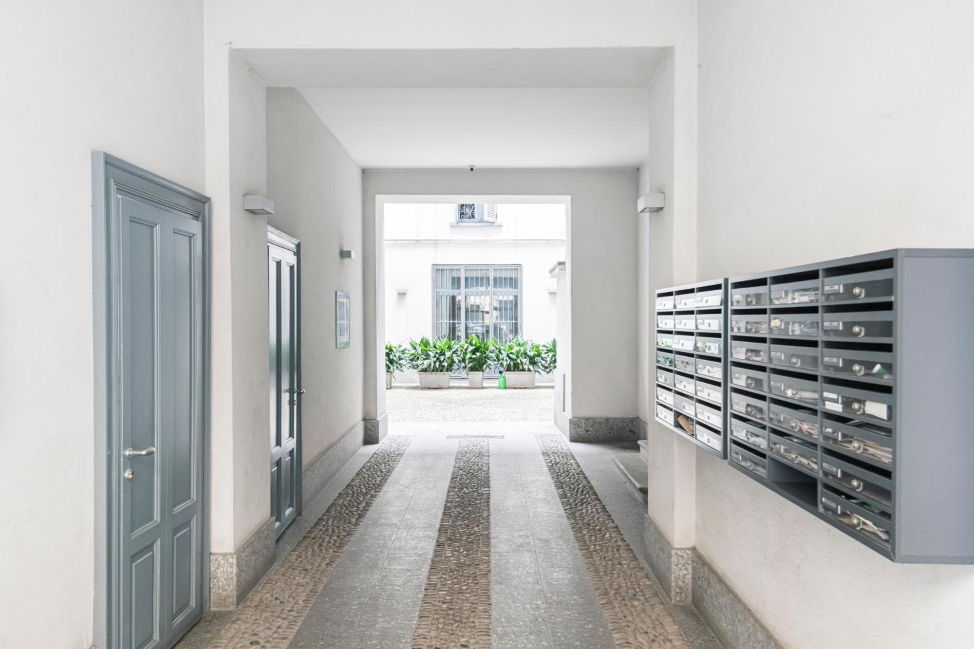 Easylife - Appartamento Elegante Moderno E Accogliente - La Tua Oasi In Citta Milan Exterior photo
